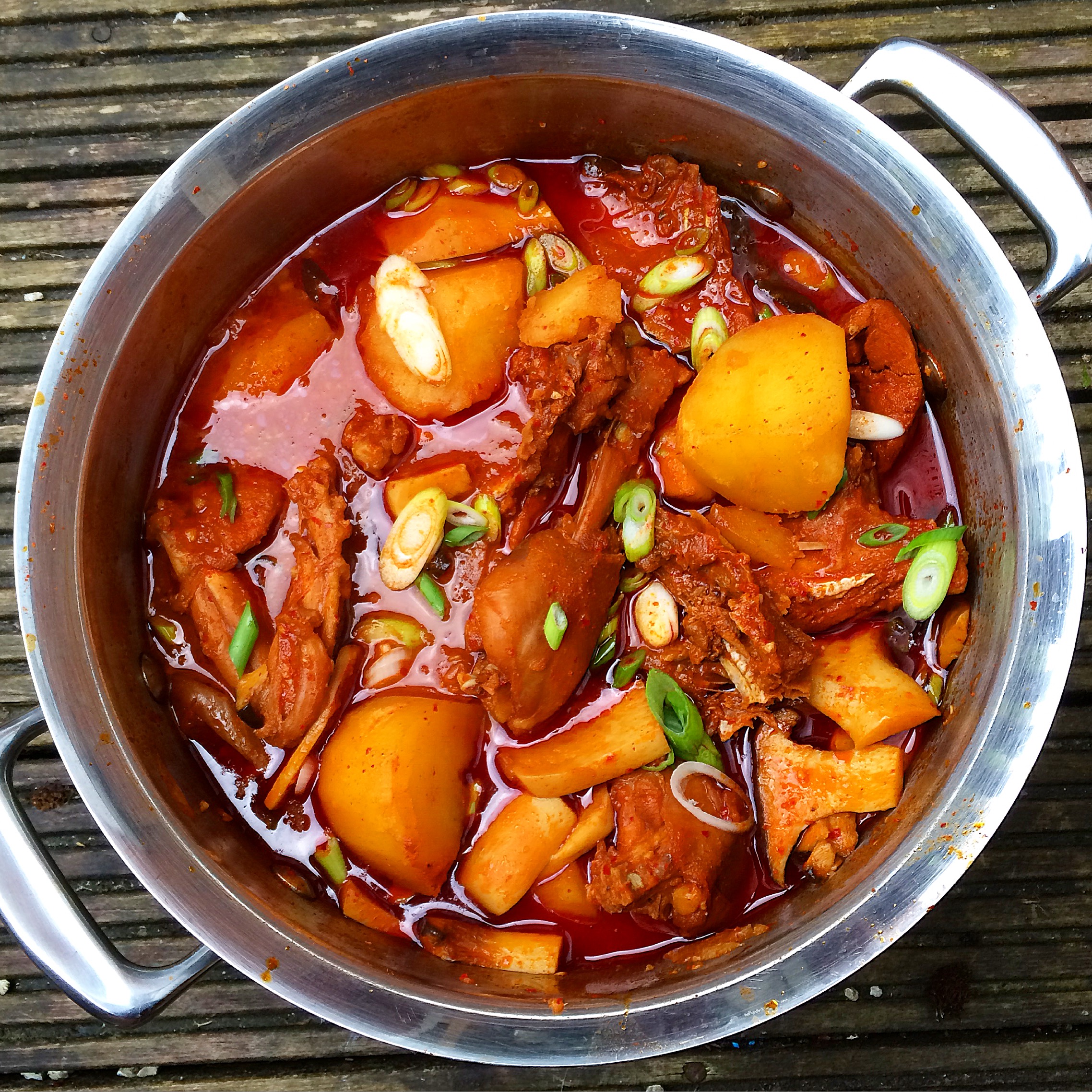 Dak-bokkeum-tang: Spicy Chicken Stew