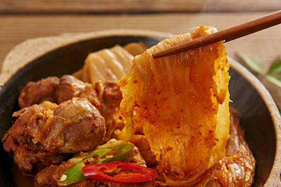 Braised Kimchi with Pork Belly