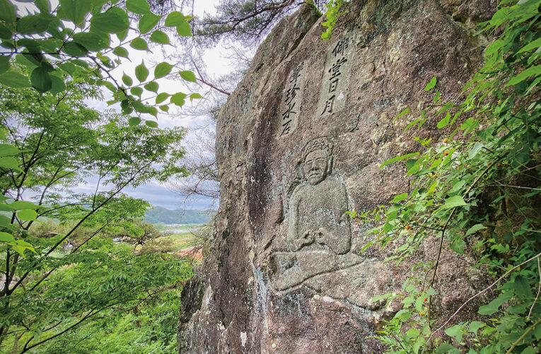 Finding Buddha and Goldmines in Yongjin-san