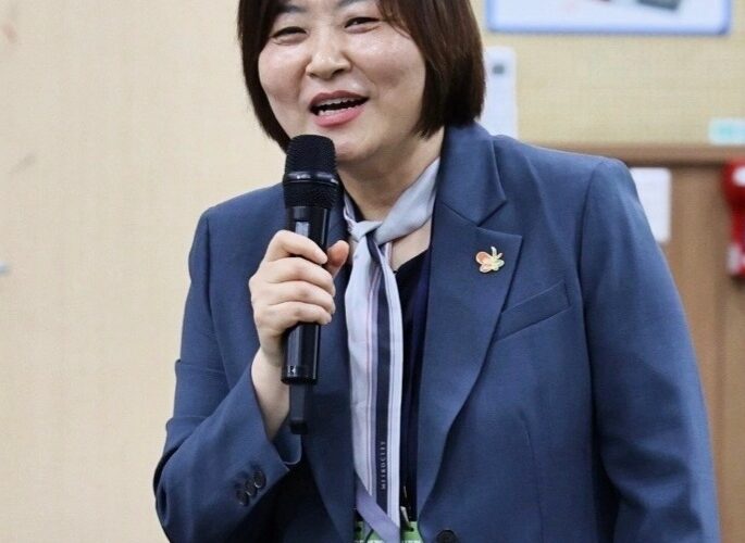 Memory, Voices, and Visibility: A Conversation with Kim Gyoungrae