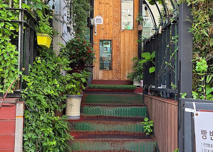 D’s Café Column: Mi Mill – A Cozy Café with Naturally Fermented Bread